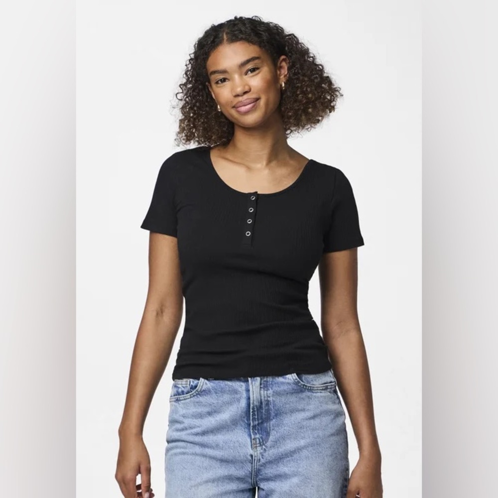 ICHI | Black Ribbed Short Sleeve Shirt